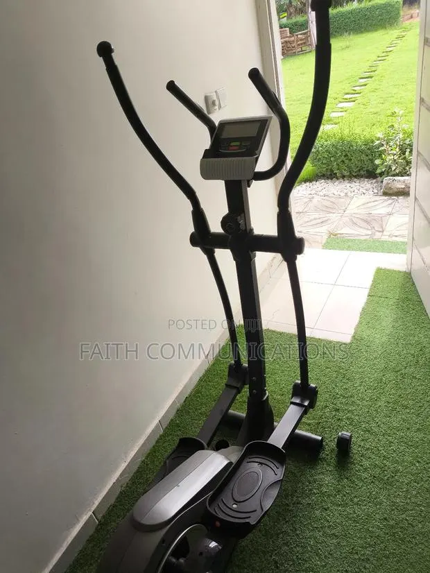 Cross Trainer · Photo 1