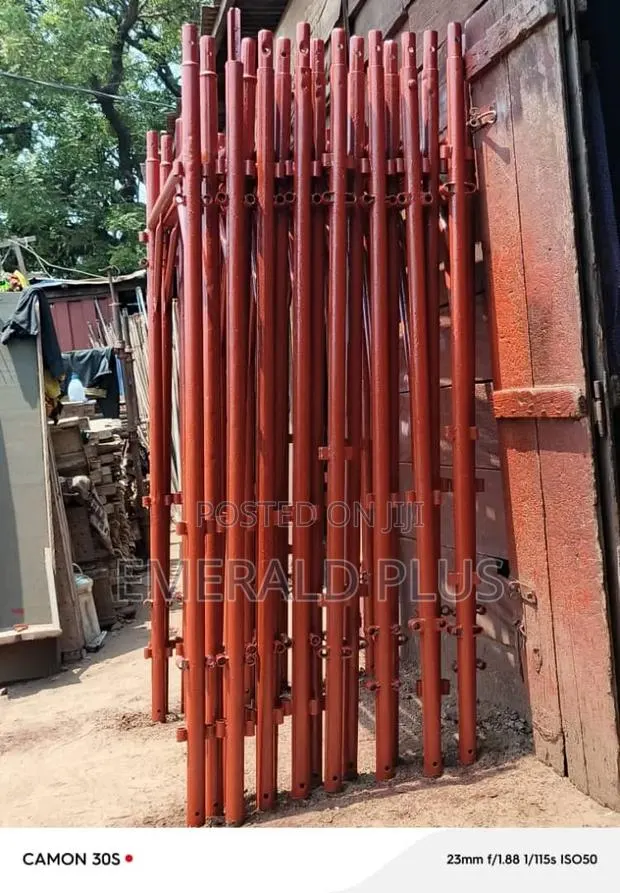 Used Italian Scaffolds Available for Sale · Photo 2