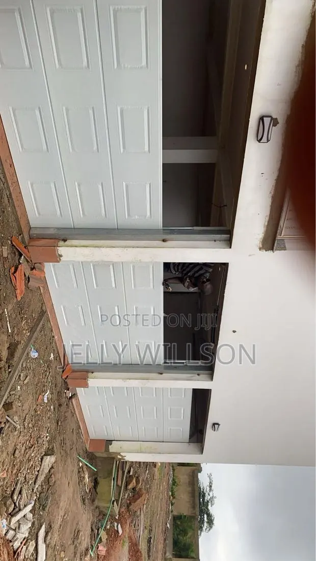 Garage Doors · Photo 1