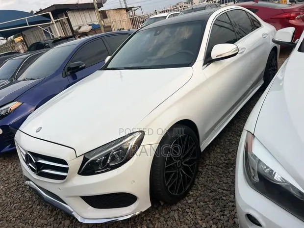 Mercedes-Benz C300 Sport 4Matic Sedan AWD (2.0L 4cyll 7A) 2016 White · Photo 1