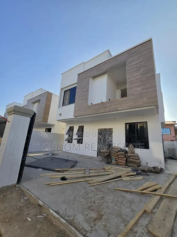 3bdrm Duplex in Spintex Road, Baatsona Total for sale · Photo 1