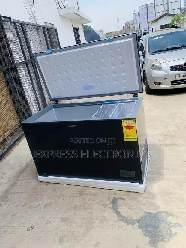 Place Your Chest Freezer 371l Single Door Samsung Grey · Photo 1