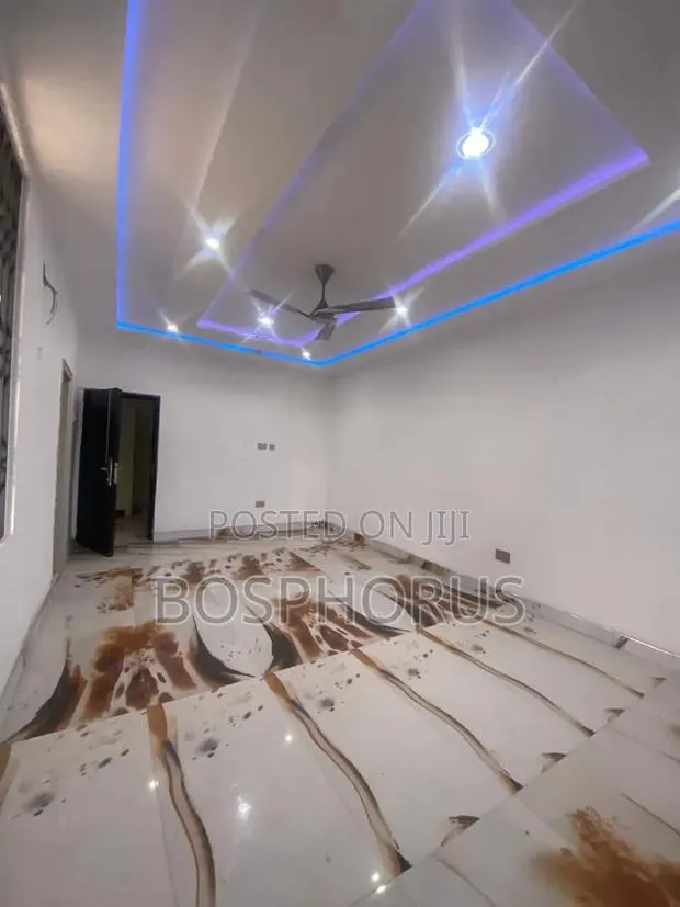 3bdrm Apartment in Lapaz Racecourse, Nyanmekye for rent · Photo 1