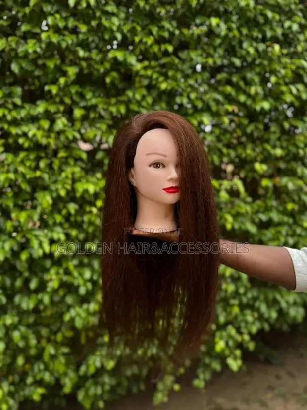 Manniquin With 100% Human Hair · Photo 1