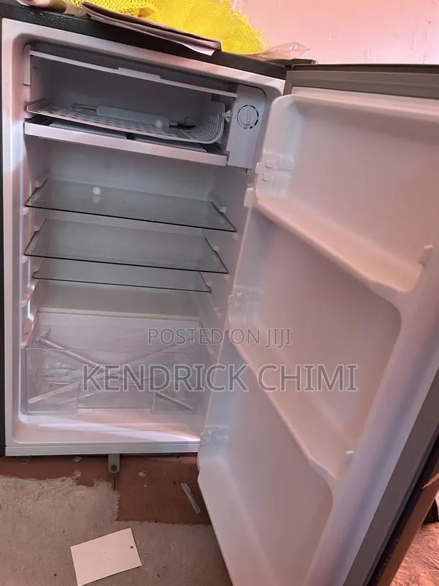 Table Top Fridge · Photo 1