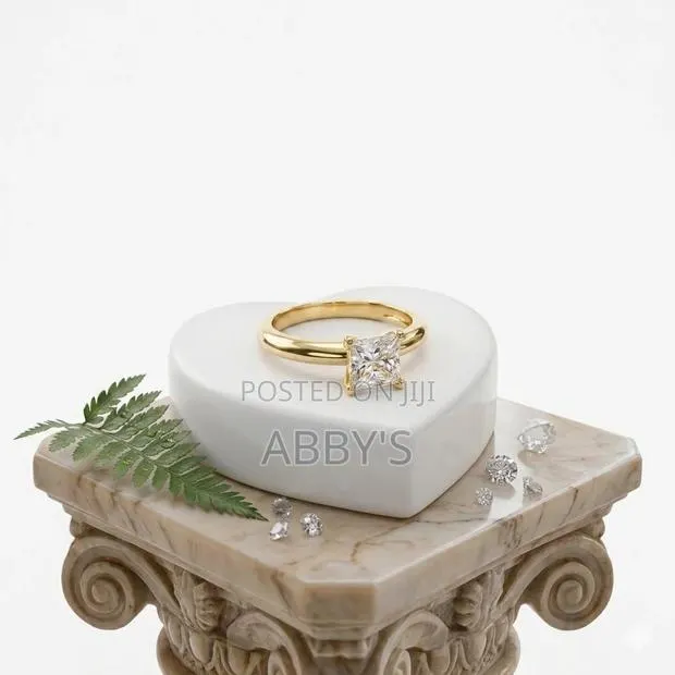 Square Shaped No Fade Zirconia Promise/Engagement Ring · Photo 1