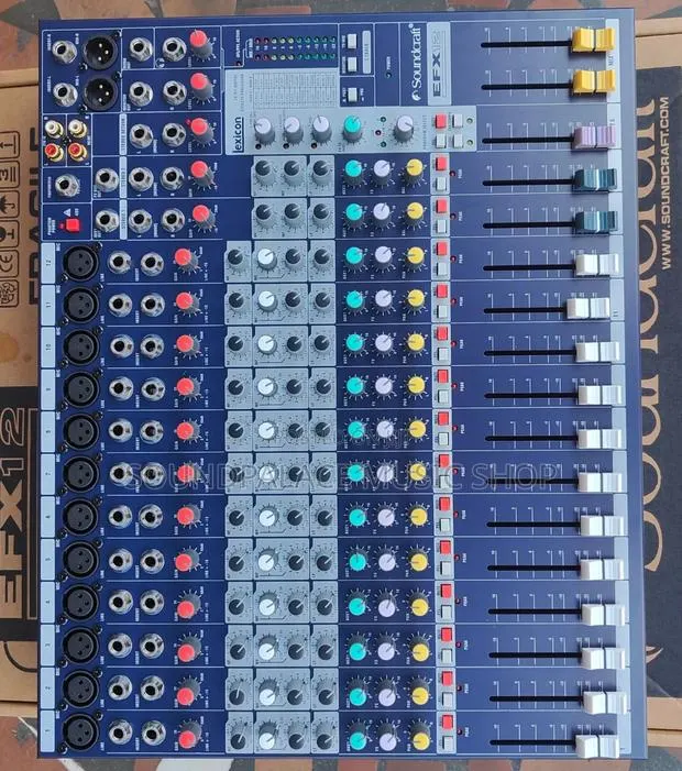 Soundcraft EFX12 12channel Analog Mixer · Photo 1