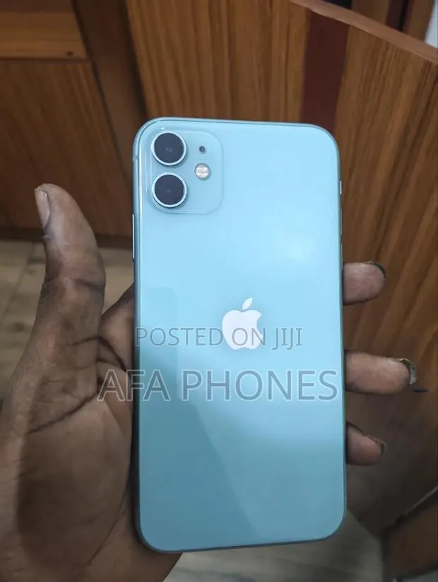 Apple iPhone 11 64 GB Green · Photo 1