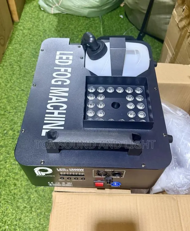 Prolumen Vertical Jet Smoke Machine With LED[1500 Watts] · Photo 2