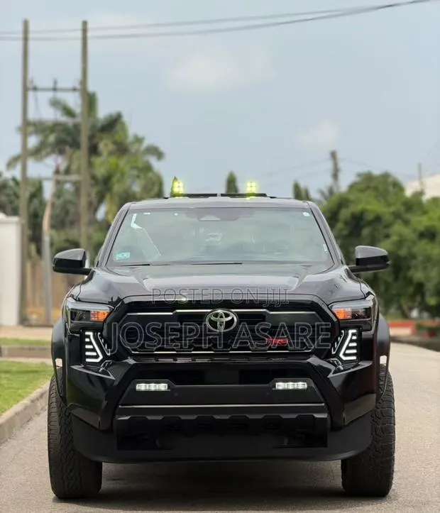 Toyota Tacoma 2025 Black · Photo 1