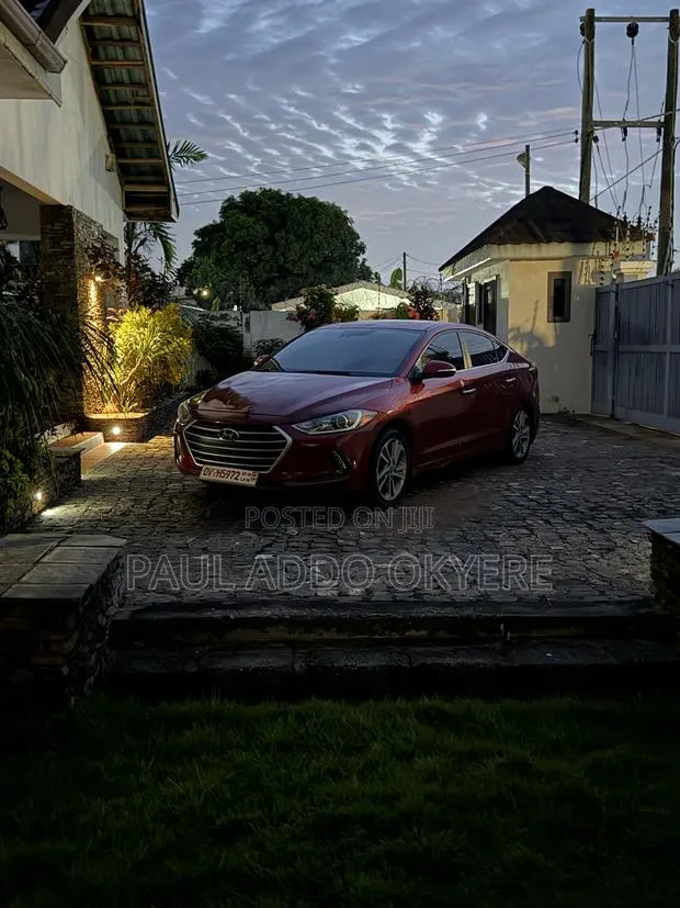 Hyundai Elantra Limited Sedan FWD (2.0L 4cyl 6A) 2017 Red · Photo 1