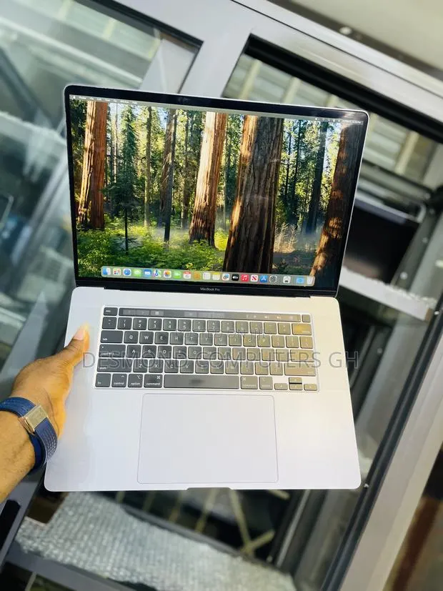 Laptop Apple MacBook Pro 2019 16GB Intel Core i9 SSD 1T · Photo 1