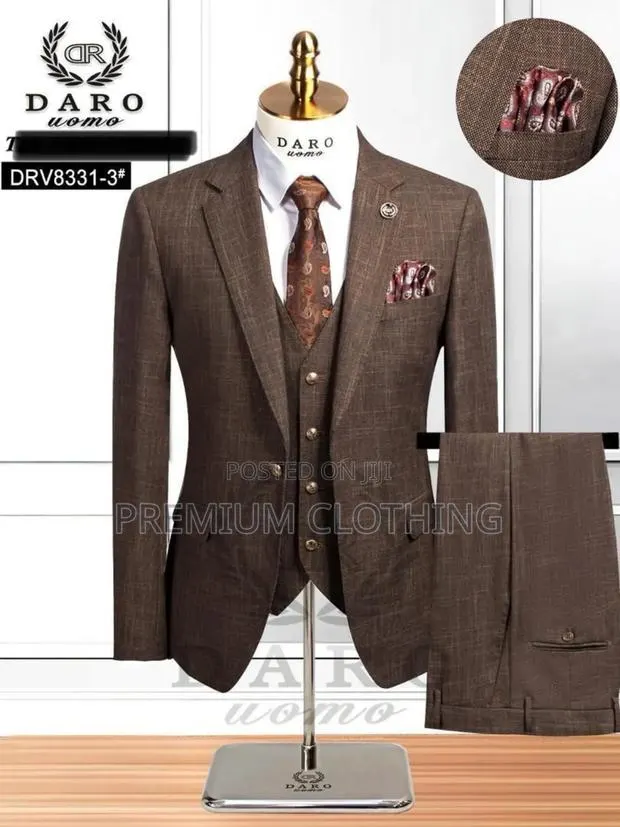 Men Classic Suit · Photo 1