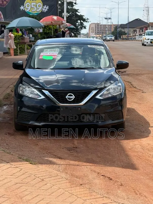Nissan Sentra SV 2018 Black · Photo 1