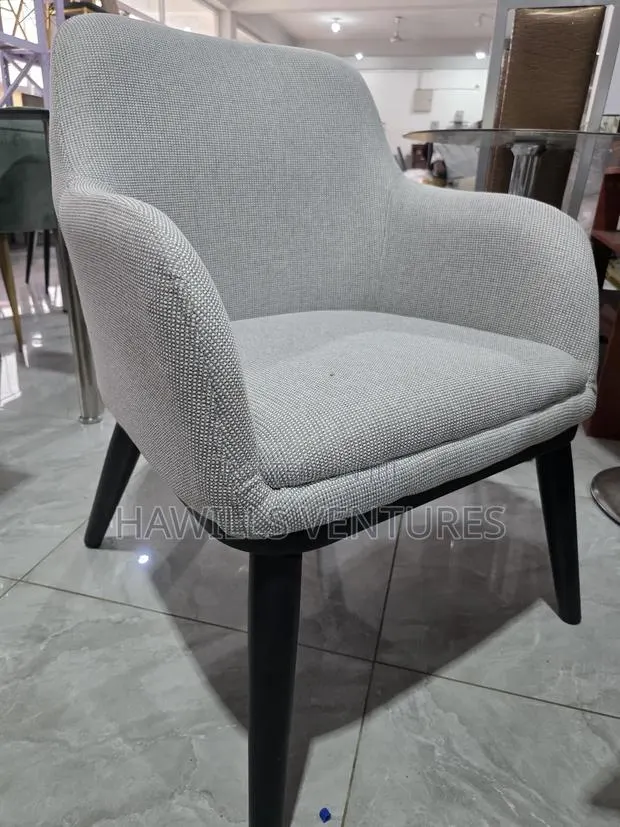 Hawills Armrest Arm Chair · Photo 1