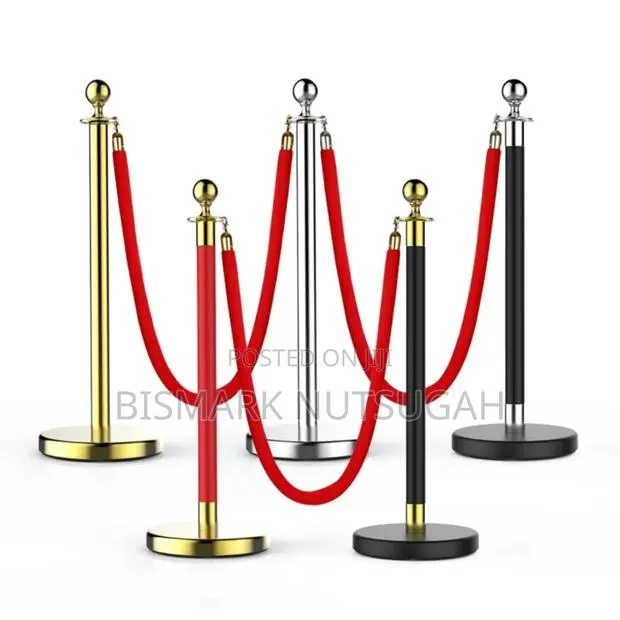 Red Carpet Stanchion Barrier · Photo 1