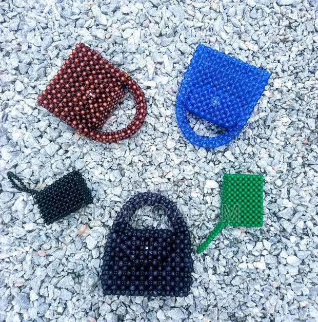 Mini Handmade Beaded Bags · Photo 1