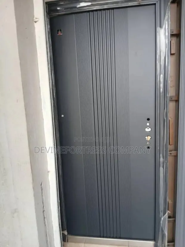 High Quality Foreign Gray Door Splendor · Photo 1