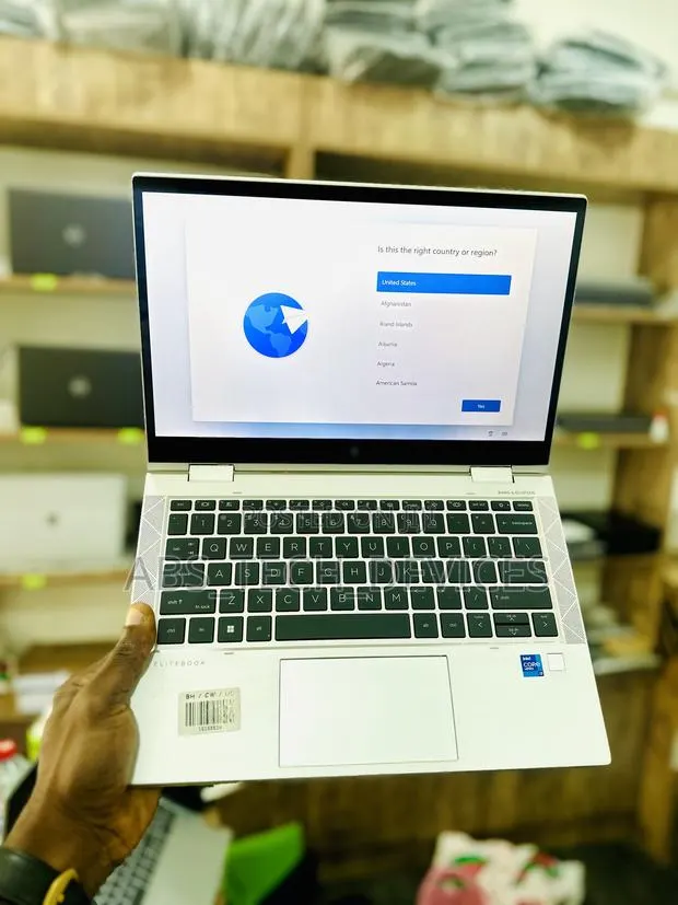 Laptop HP EliteBook 830 G8 32GB Intel Core i7 SSD 512GB · Photo 1