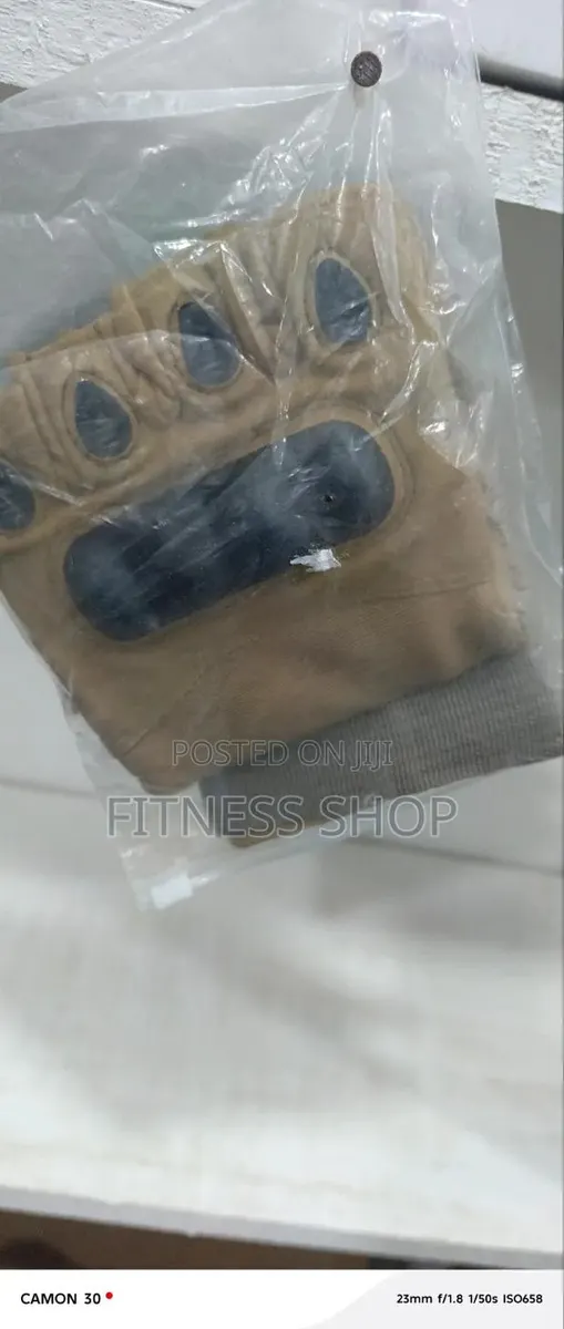 Hand Glove · Photo 1