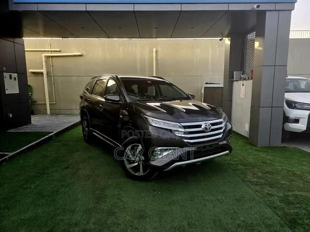 Toyota Rush 2022 Gray · Photo 1