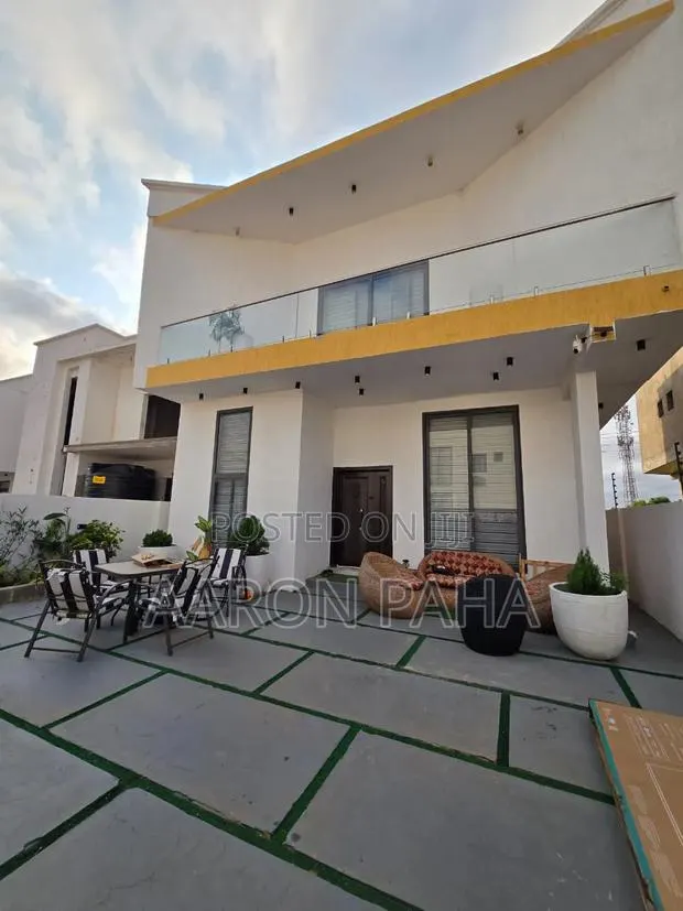 Furnished 7bdrm House in Tema Metropolitan for rent · Photo 1