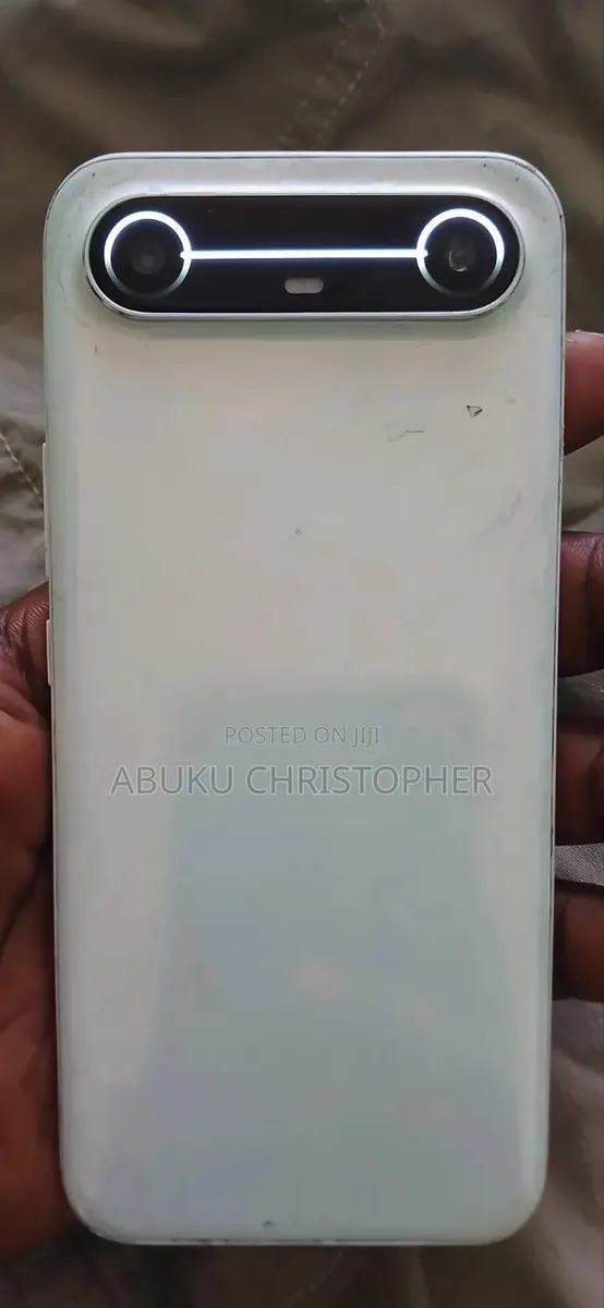 Tecno Spark Slim 256 GB White · Photo 1