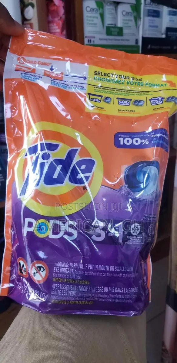 Tide Pods 3 in 1 Laundry Detergent 39 Count, 2lb · Photo 1