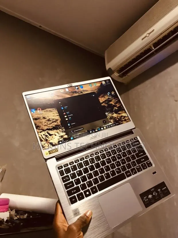 Laptop Acer Swift 3 8GB Intel Core i5 SSD 256GB · Photo 1