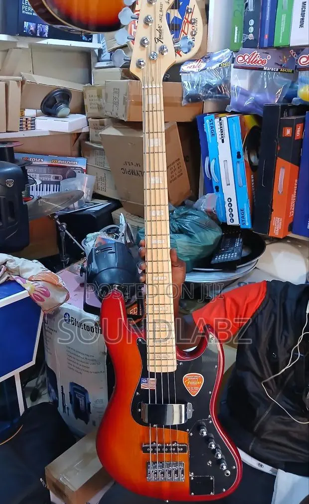 Fender Bass Guitar (Active) · Photo 1