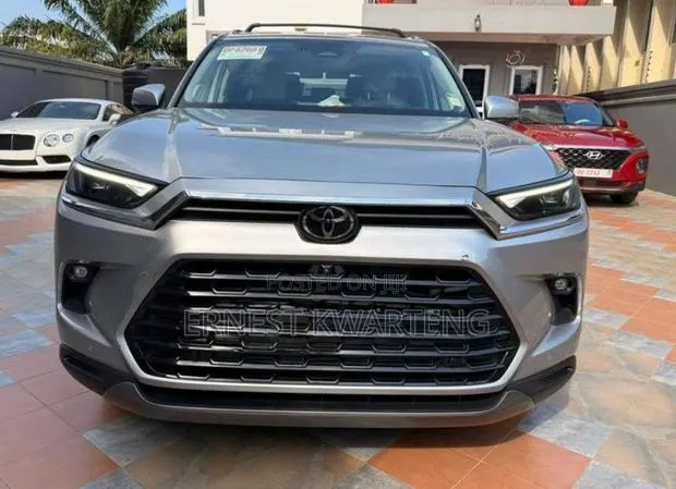 Toyota Grand Highlander 2024 Gray · Photo 1
