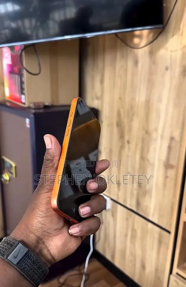 Apple iPhone 17 Pro 256 GB Orange · Photo 2