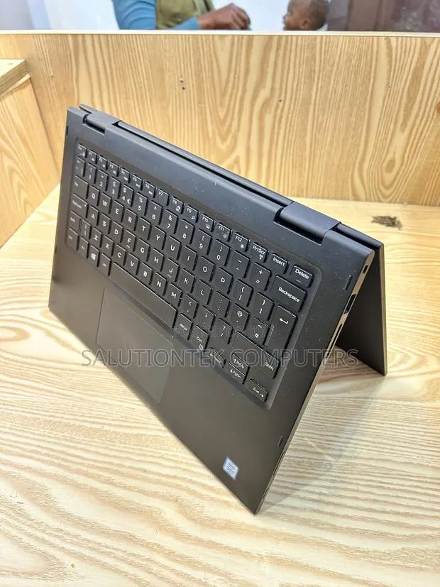 Laptop Dell Latitude 3390 8GB Intel Core i5 SSD 256GB · Photo 1