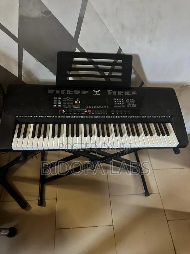 Angeles Piano Keyboard · Photo 1