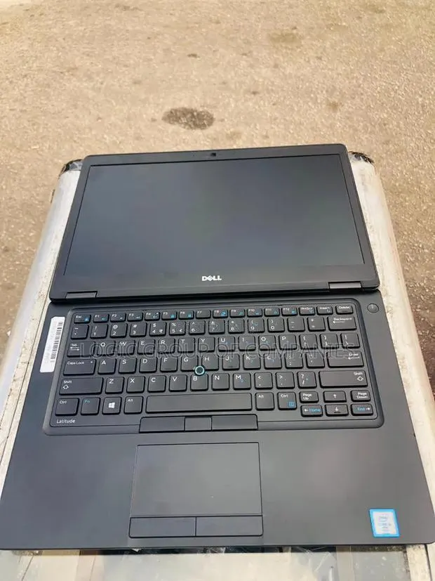 Laptop Dell Latitude 7390 8GB Intel Core i5 SSD 256GB · Photo 1