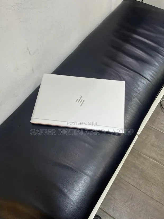 New Laptop HP EliteBook 840 G8 8GB Intel Core i5 SSD 256GB · Photo 1