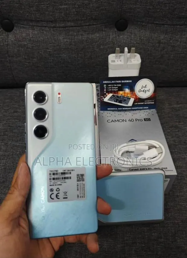 New Tecno Camon 40 Pro 5G 256 GB Blue · Photo 1
