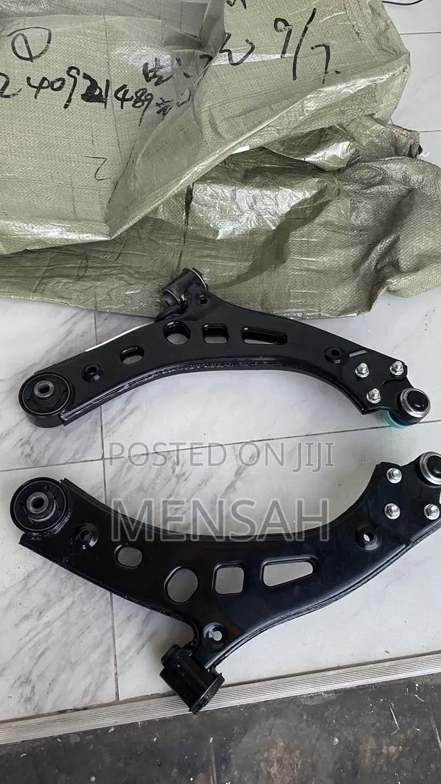 Dongfeng Forthing T5 Evo Lower Arms Pair · Photo 1