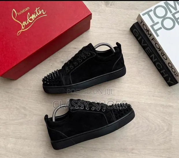 Christian Loboutin Suede Black With Stones · Photo 1