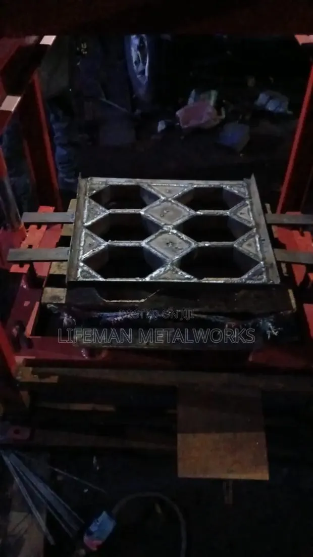Hexagon Pavement Mould · Photo 1