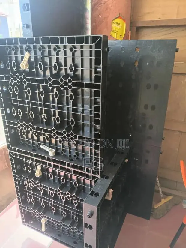 Adjustable Plastic Column Formwork (Pillar Mold) · Photo 1