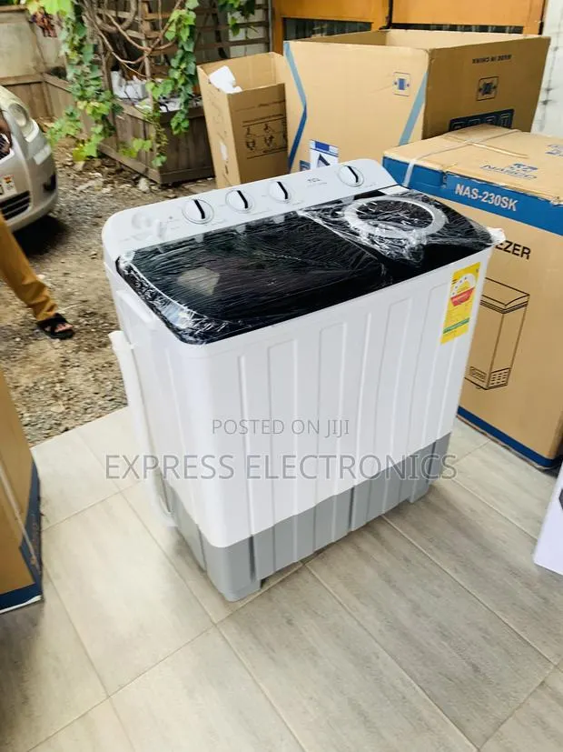 Zealous Sleek White 10.5hp Washing Machine TCL · Photo 1