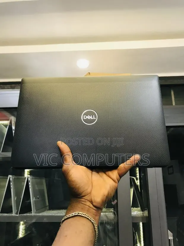 Laptop Dell Latitude 7420 32GB Intel Core i7 SSD 256GB · Photo 1