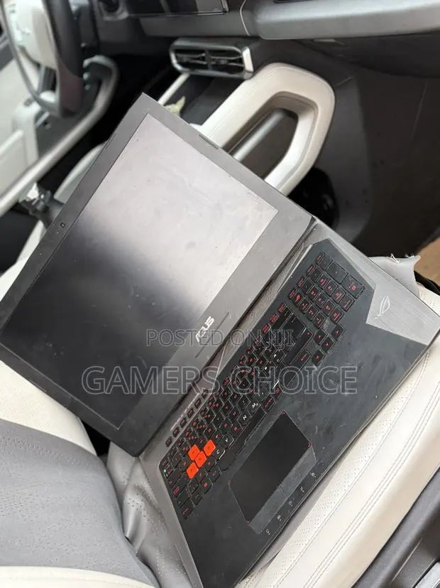 Laptop Asus ROG G752VL 16GB Intel Core i7 SSD 512GB · Photo 1
