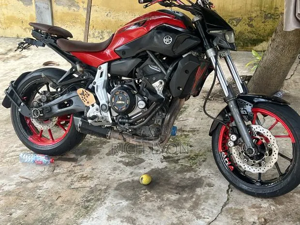 Yamaha FZ 2017 Red · Photo 1