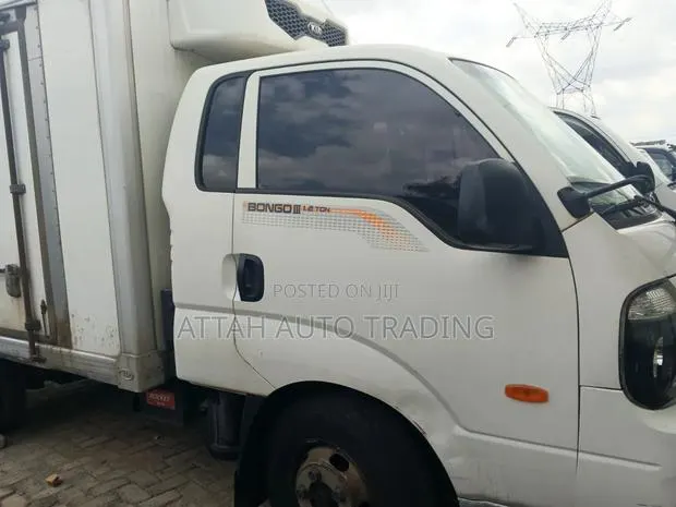 Kia Bongo Freezer 2010 White · Photo 1