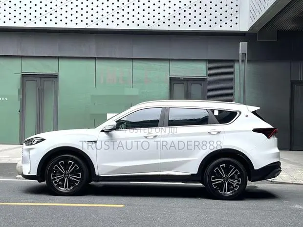 Jetour X70 Plus 2022 White · Photo 1