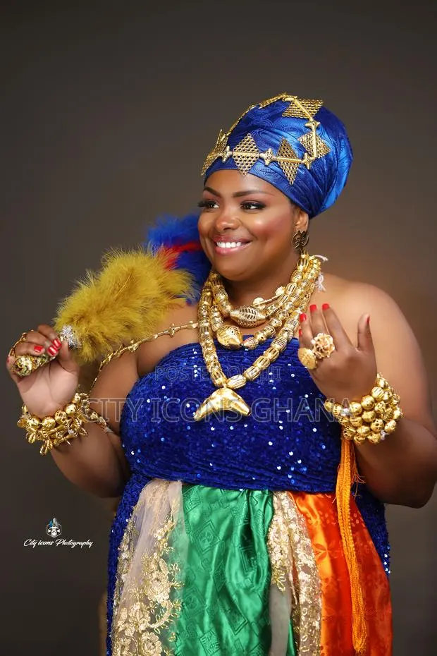 Traditional Kente Shoot in Kumasi · Photo 1