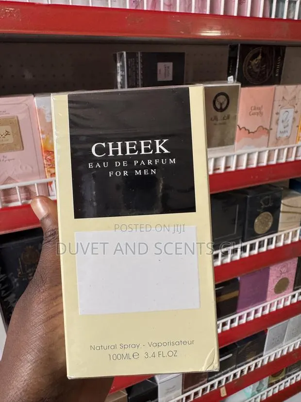 Cheek Perfume · Photo 1
