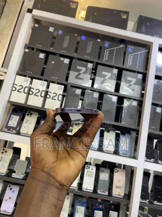 Apple iPhone 14 Pro 256 GB Purple · Photo 1
